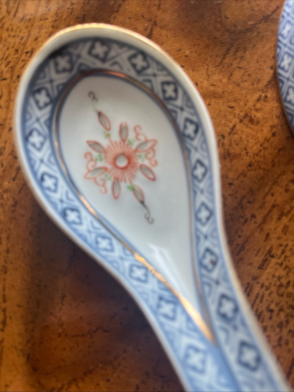 New Vintage Hand Painted Rice Grain Porcelain Jingdezhen Bowl & Spoon - Picture 6 of 8